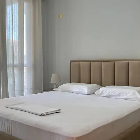 34 ° Bs ティラナ